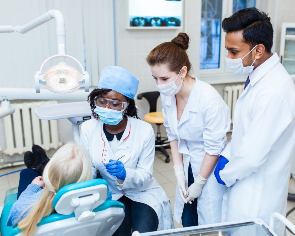 8 Skills That Make A Good Dental Assistant